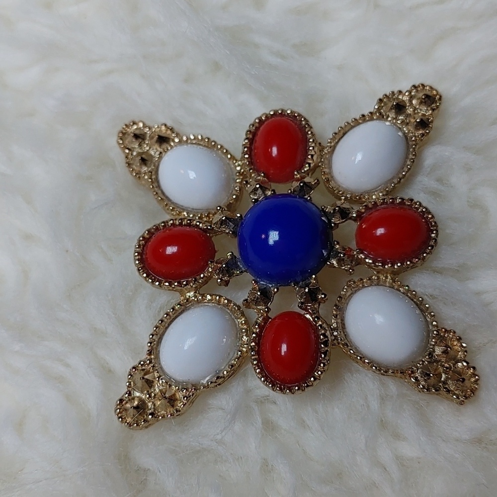 Vintage Signed Sarah Coventry Americana Brooch